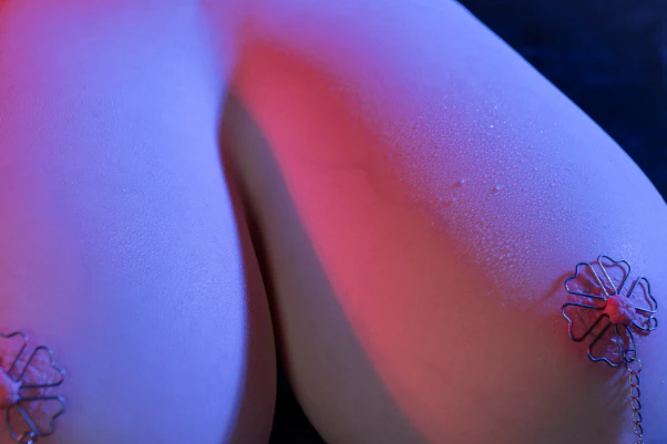 32cm (12.6") LoveNestle Series Big Busty Motorboat Silicone Maturbator - Muse III - Image 4